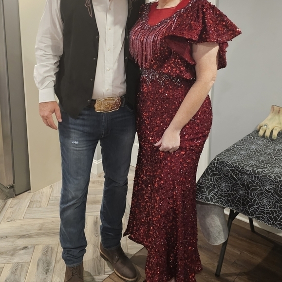 Lagos sz 44 us sz 8 red sequins New with tags dress made in turkey prom - Picture 1 of 7